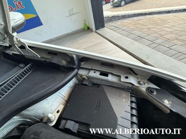 VOLKSWAGEN Golf 2.0 TDI 140CV DPF 4m. 5p. Highline SINISTRATA