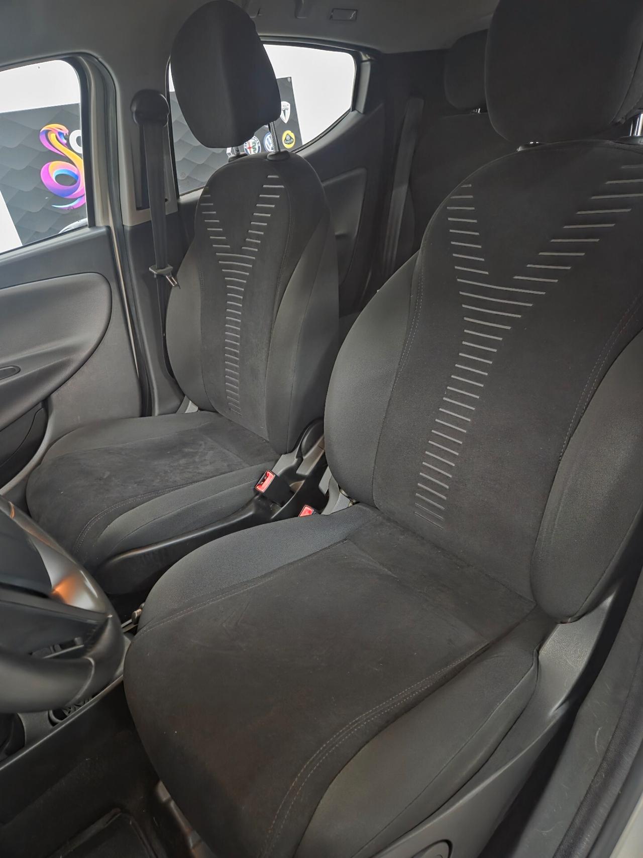 Lancia Ypsilon 0.9 TwinAir 85 CV 5 porte S&S Silver