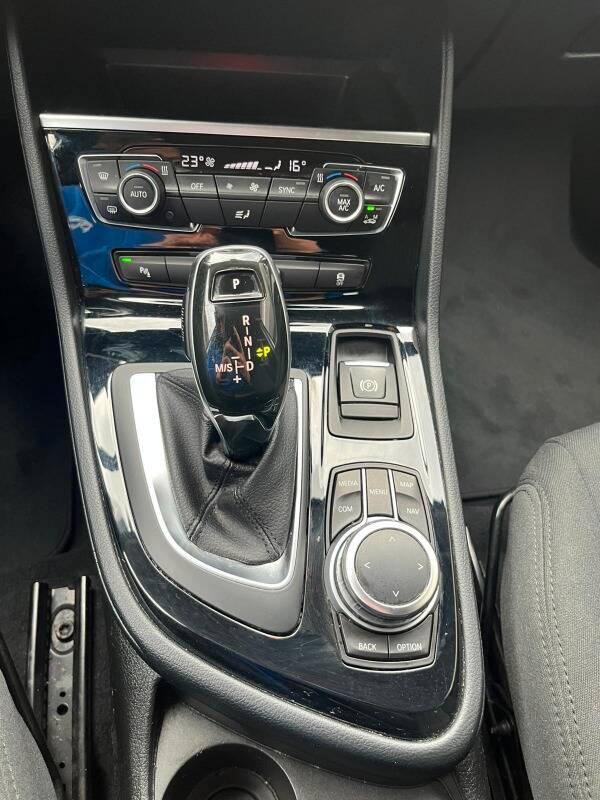BMW Serie 2 218d Advantage auto