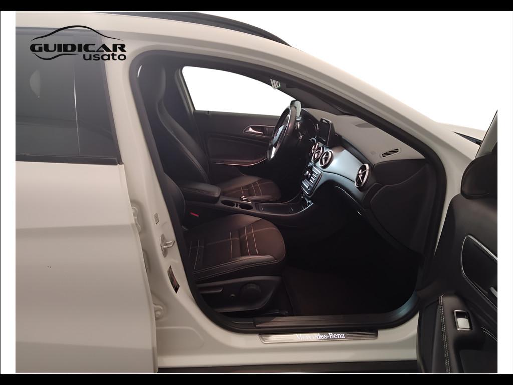 Mercedes-Benz GLA-X156 2014 - GLA 220 d (cdi) Sport 4matic 170cv auto