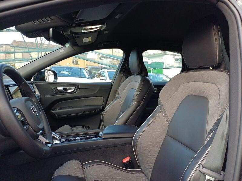 Volvo XC60 XC60 2.0 b4 Ultimate Dark awd auto