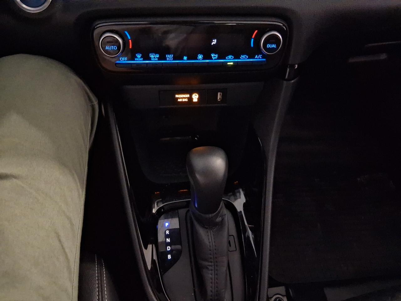 Toyota Yaris 1.5 Hybrid 5 porte Lounge