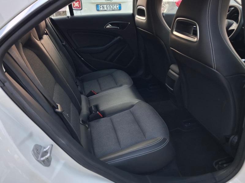 Mercedes CLA Berlina 180 Executive