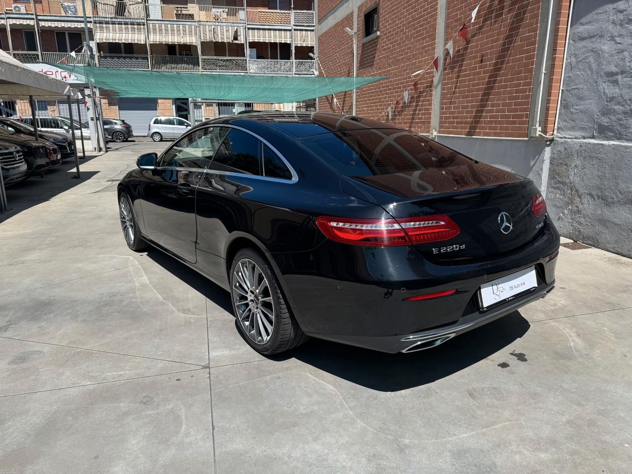 Mercedes-Benz E 220 D 4-MATIC COUPE SPORT