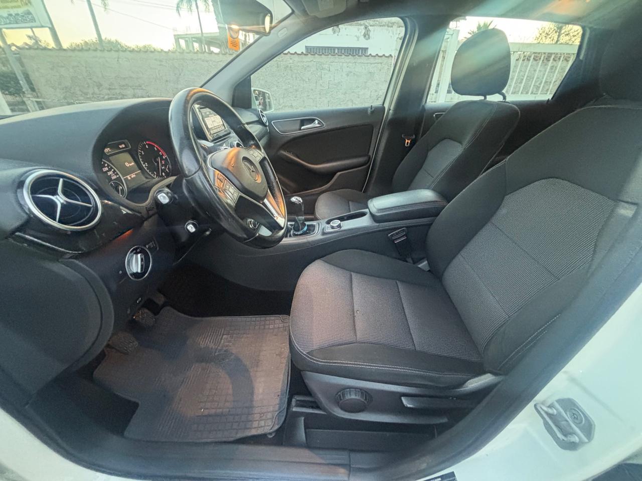 MERCEDES CLASSE B-180 PREMIUM FULL OPT