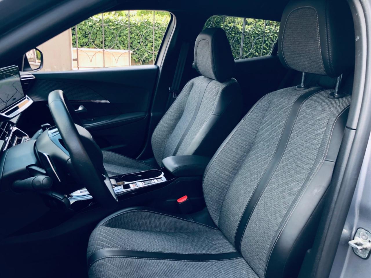 Peugeot 2008 PureTech 130 S&S EAT8 Allure