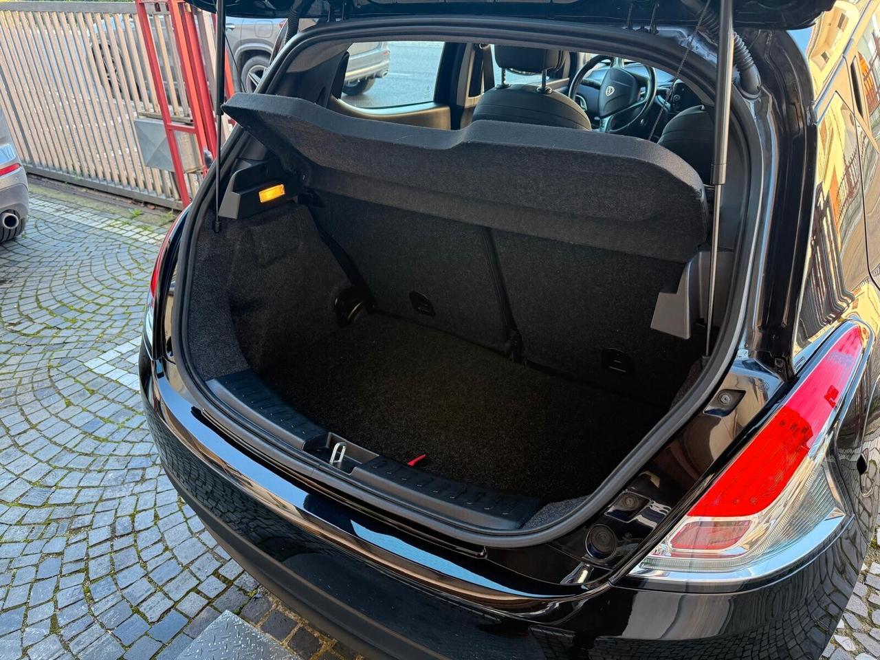 Lancia Ypsilon 1.0 Hybrid 70cv Gold 2023 UNICA