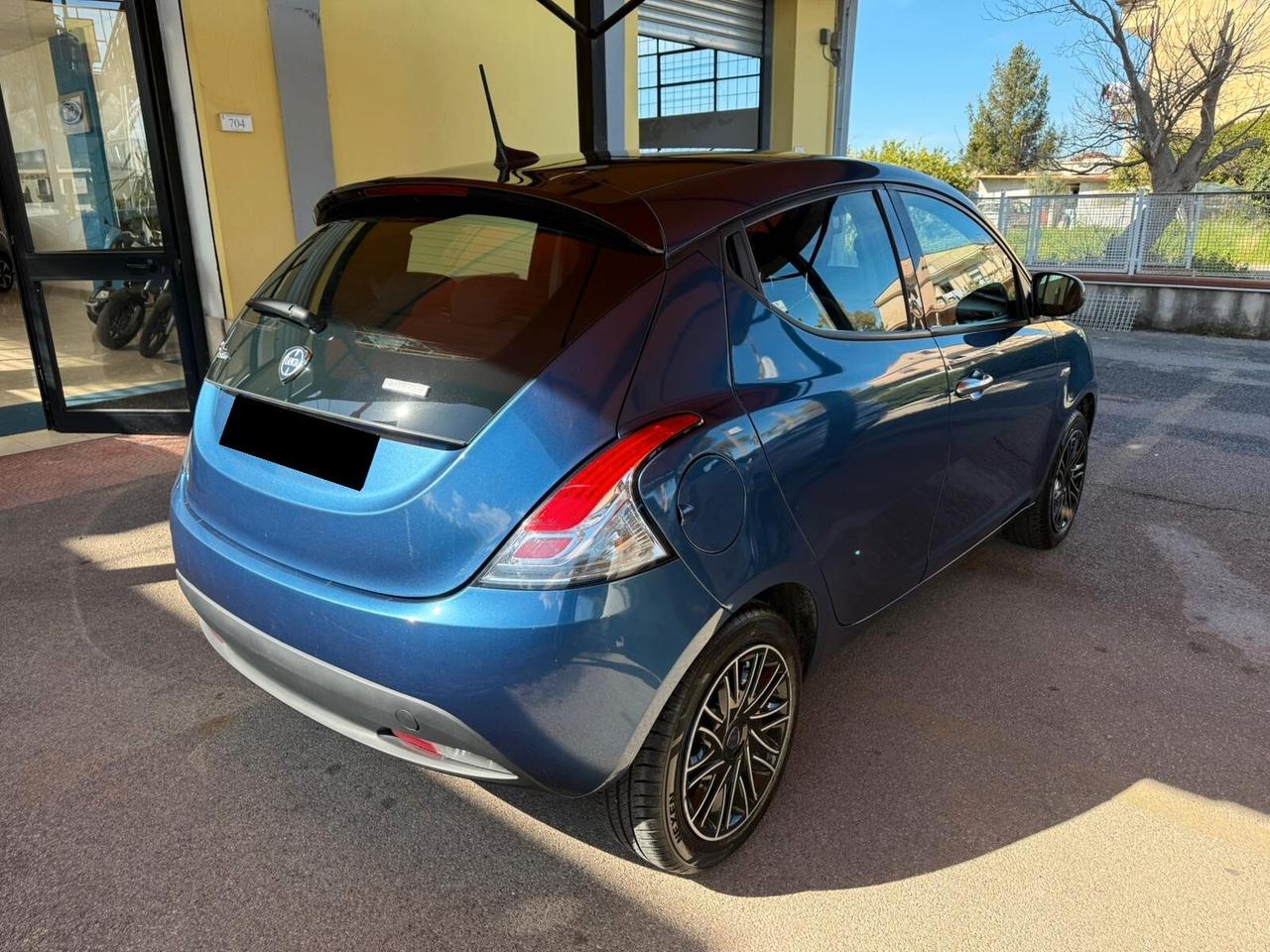 Lancia Ypsilon 1.0 FireFly 5 porte S&S Hybrid Silver Plus