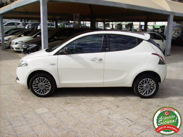 LANCIA Ypsilon 0.9 TwinAir 85 CV 5 porte Metano Ecochic Gold