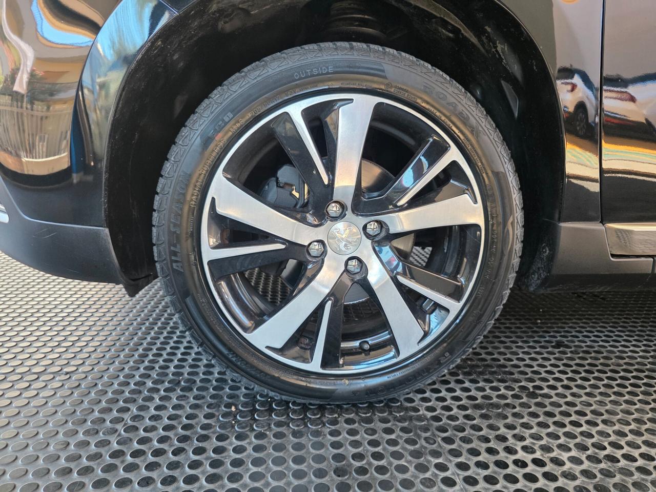 Peugeot 2008 1.6 e-HDi 115 CV Stop&Start Allure