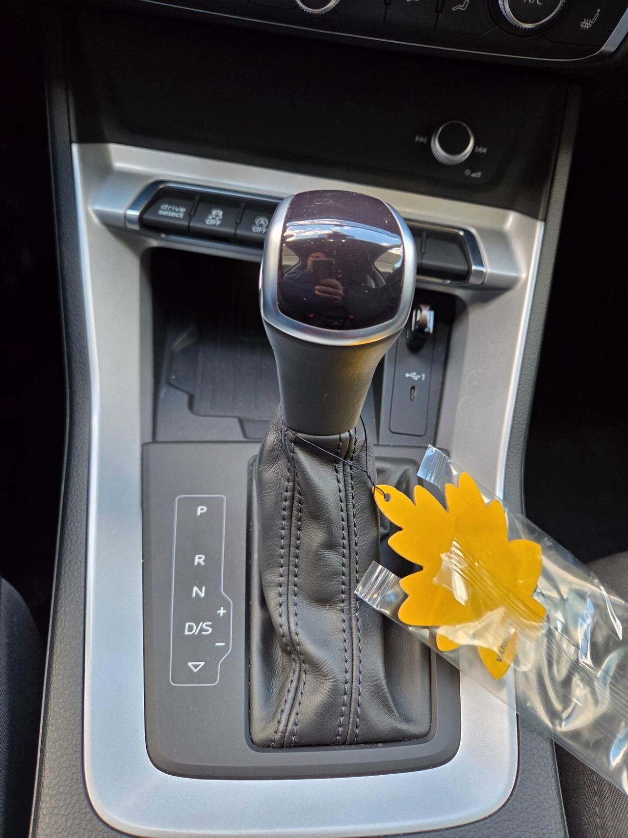 Audi Q3 35 TDI S tronic Business