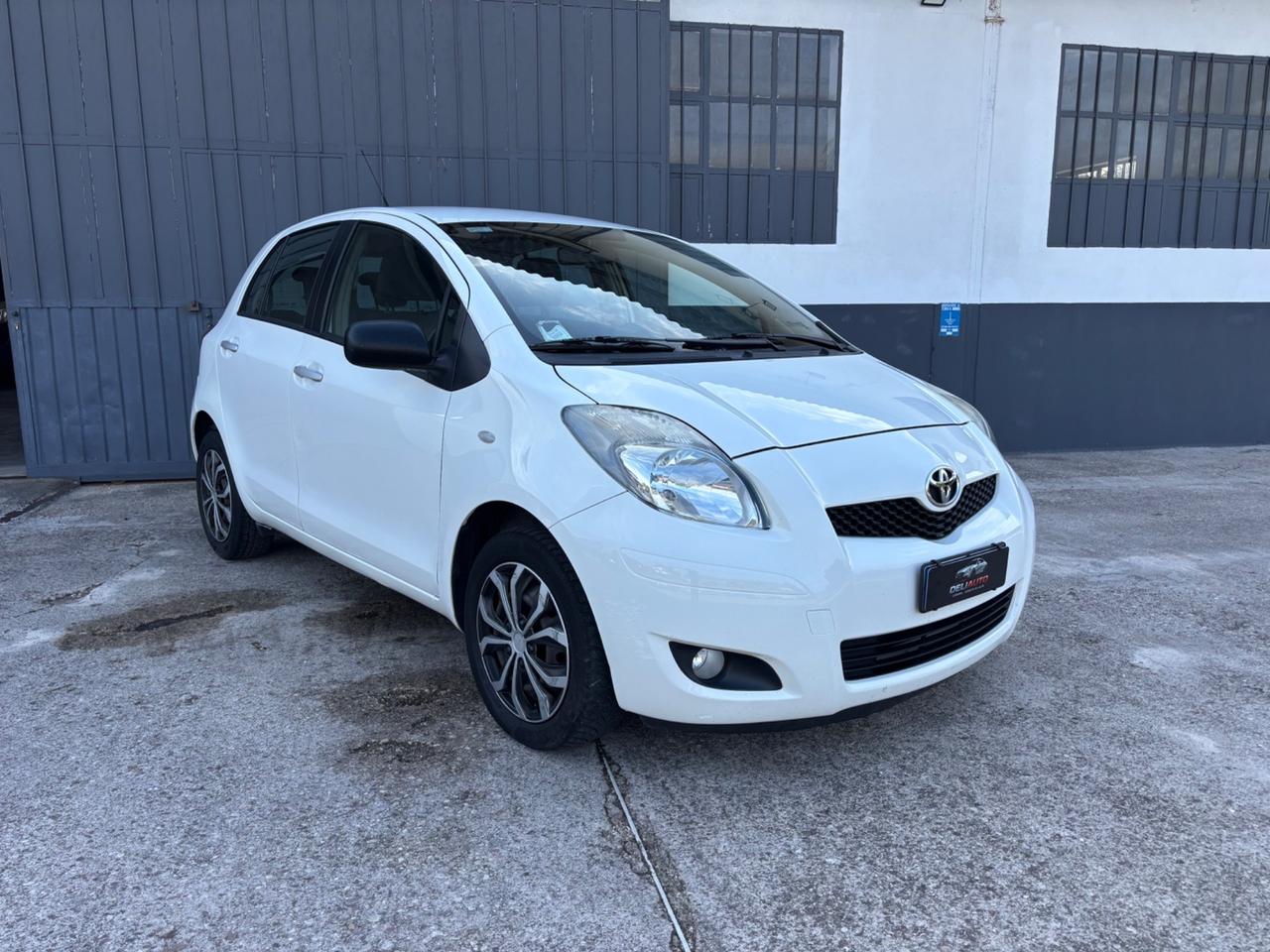 Toyota Yaris 1.0 benzina. Garanzia 12mesi. Neopatentati