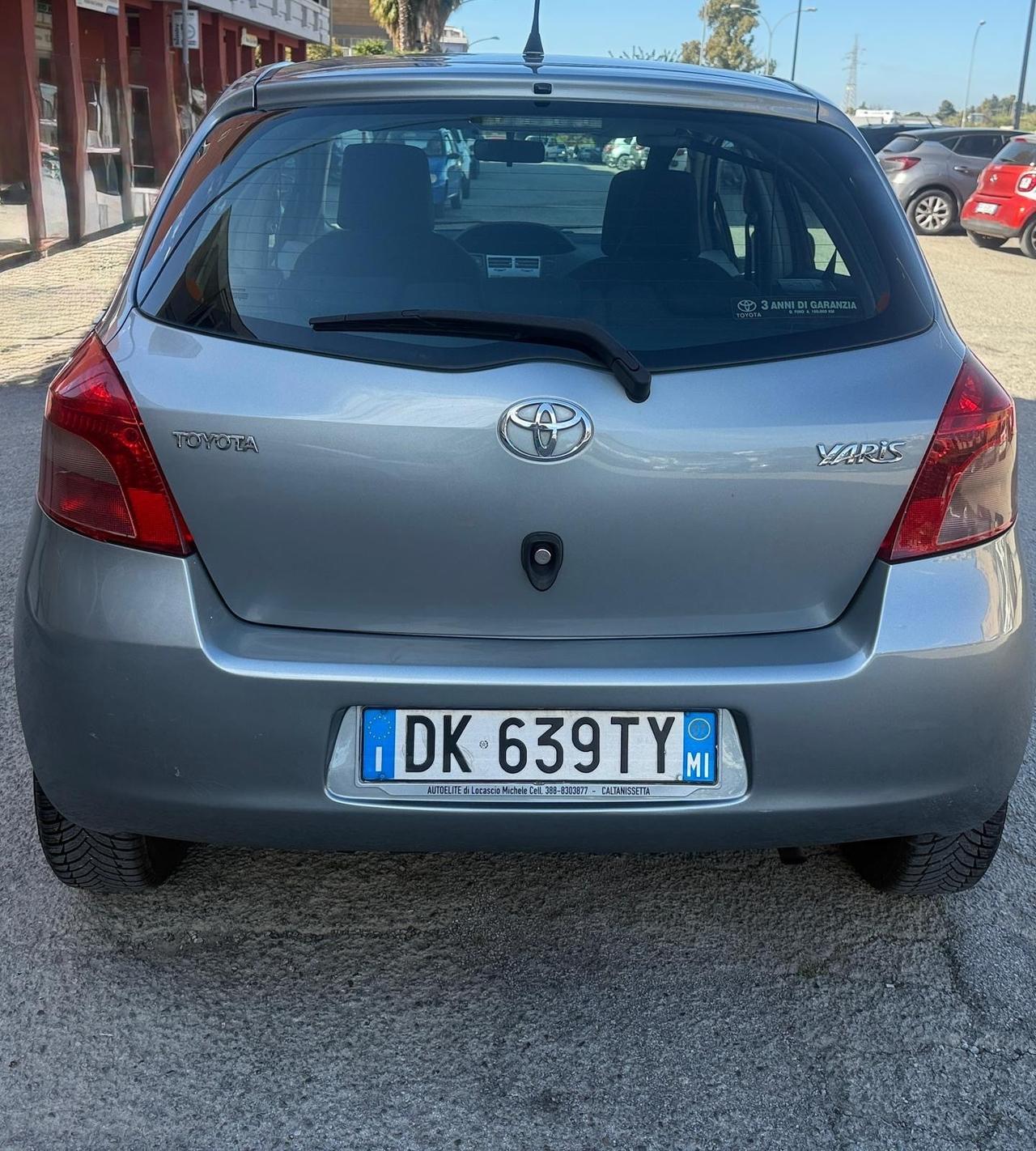 Toyota Yaris 1.0 5 porte