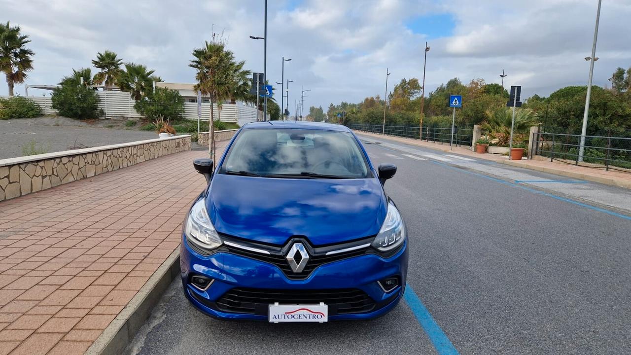Renault Clio dCi 8V 90 CV EDC 5 porte Moschino Intens