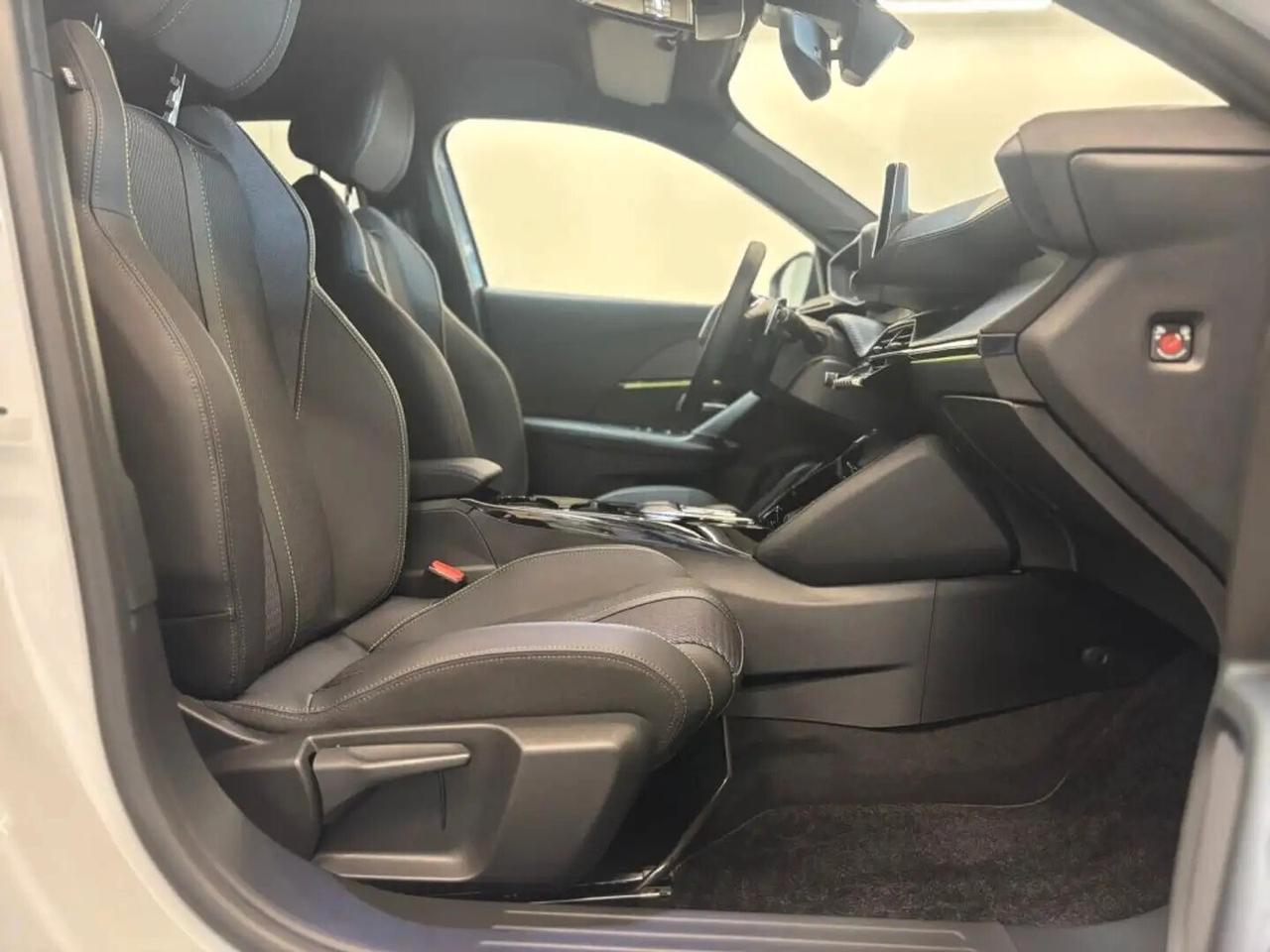 Peugeot 2008 1.2 PureTech 130 CV GT