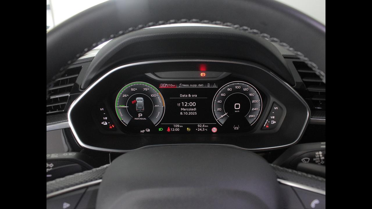 Audi Q3 45 TFSI E S TRONIC