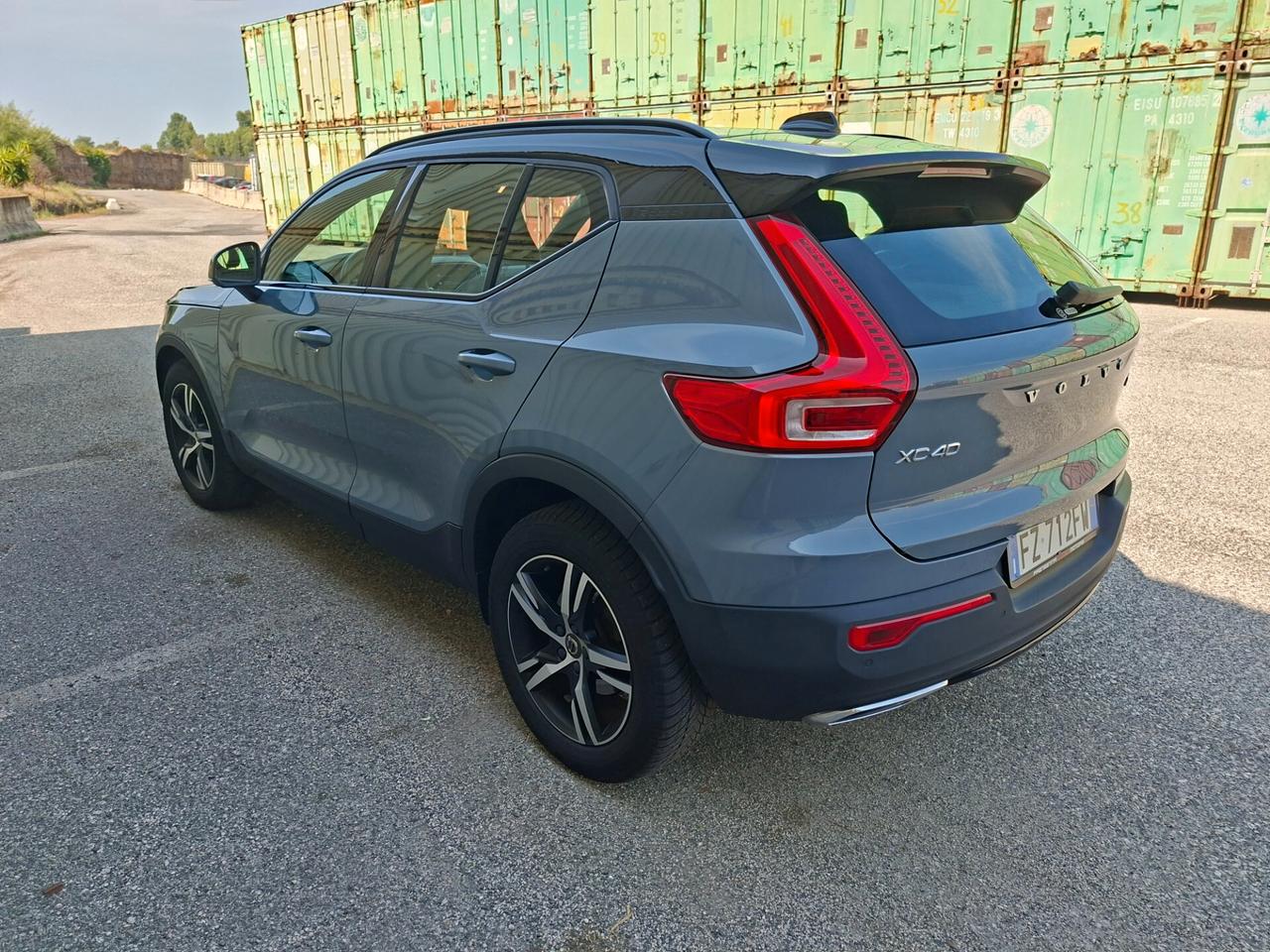 Volvo XC40 2.0 tdi 190cv r Design tetto