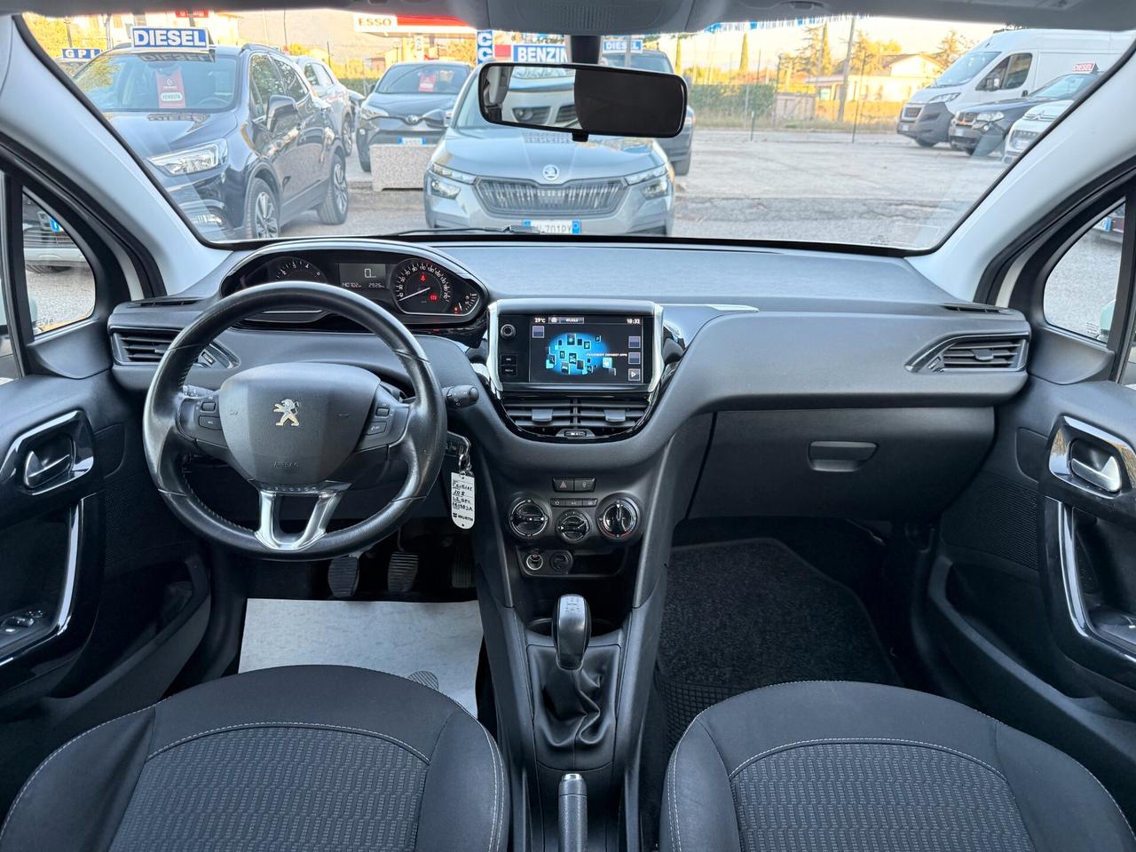 "SUPER ECO" Peugeot 208 PureTech GPL Active