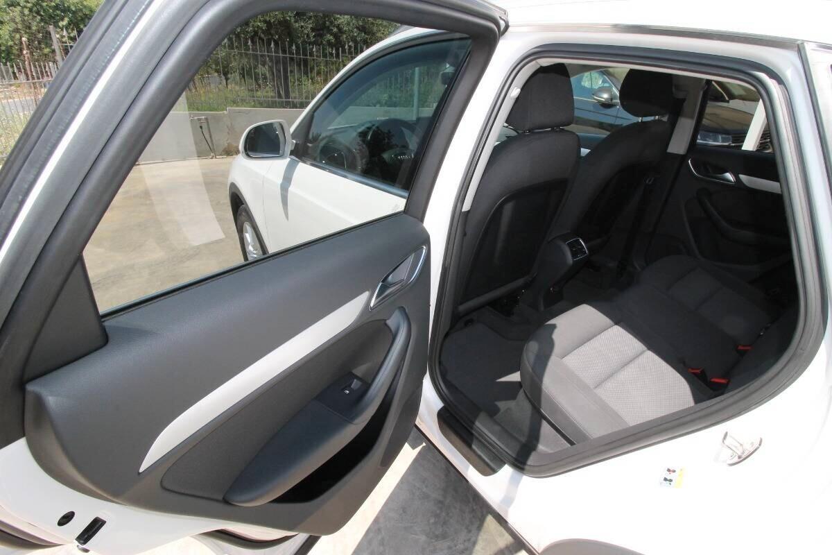 Audi Q3 2.0 TDI 120 CV Business|12.2015