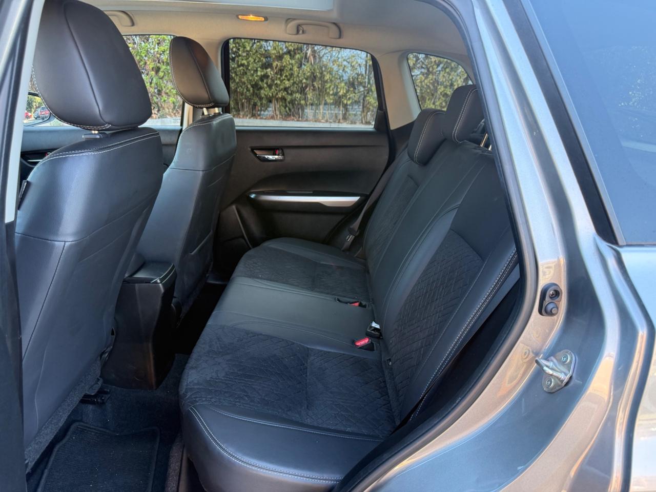 Suzuki Vitara 1.5 140V Hybrid A/T Starview