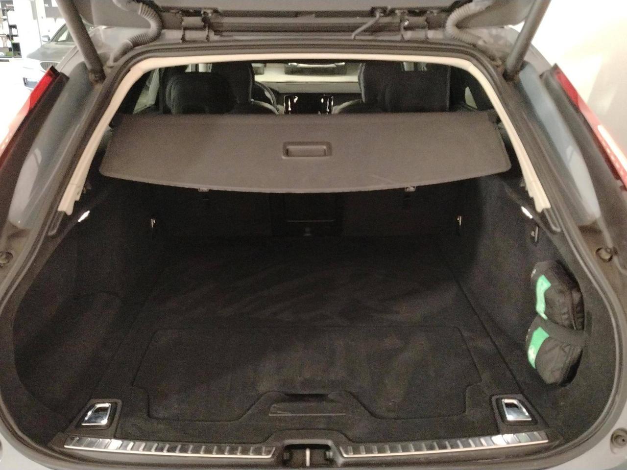 Volvo V90 Cross Country 2.0 b5 Ultimate awd