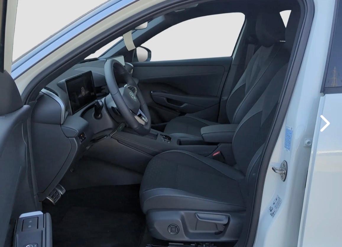 Volkswagen T-Roc 1.5 eTSI ACT 150 CV DSG R-Line