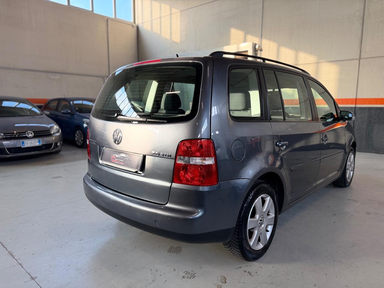 Volkswagen Touran 2.0 TDI DPF Highline AUTOCARRO