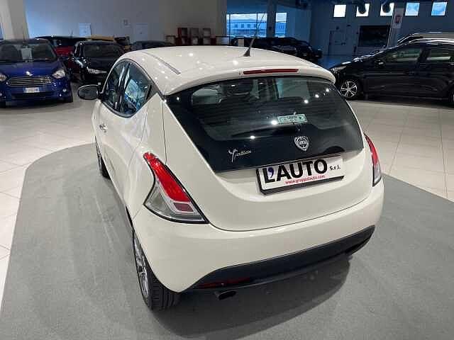 Lancia Ypsilon 1.2 69 CV 5 porte GPL Ecochic Gold (5 posti)