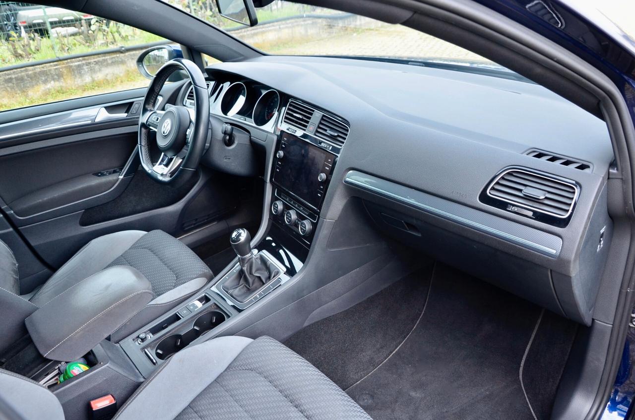 VOLKSWAGEN GOLF 1.5 TSI EVO R-LINE 150cv, UNICOPROPRIETARIO, UFF ITALIANA, SERVICE CON FATTURE, EURO 6D, FARI FULL LED, APPLE ANDROID, PERMUTE