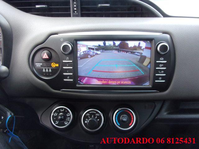 TOYOTA Yaris 1.5 5 porte LOUNGE