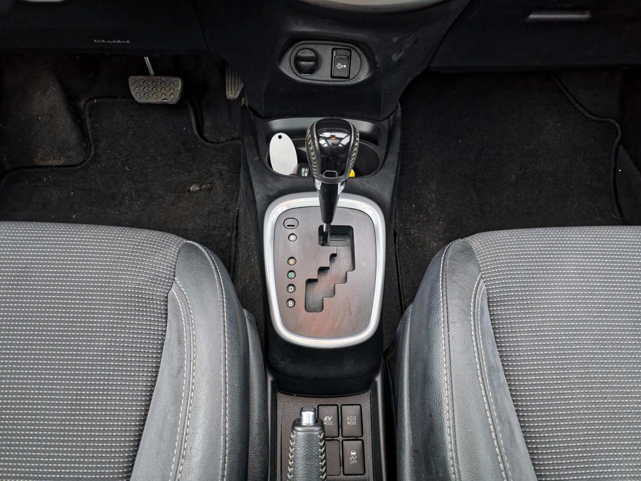 Toyota Yaris 1.5 Hybrid 5 porte Trend White Edition E6B Automatica NEO 2017