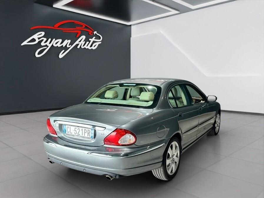 Jaguar X-Type 2.5 V6 24V cat Executive