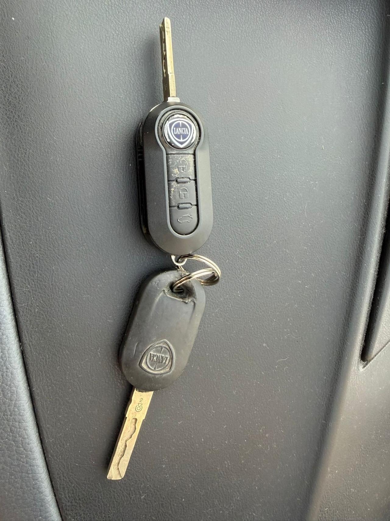 LANCIA Y 1.2 Platinum VENDUTA abbinata con CLASSE B