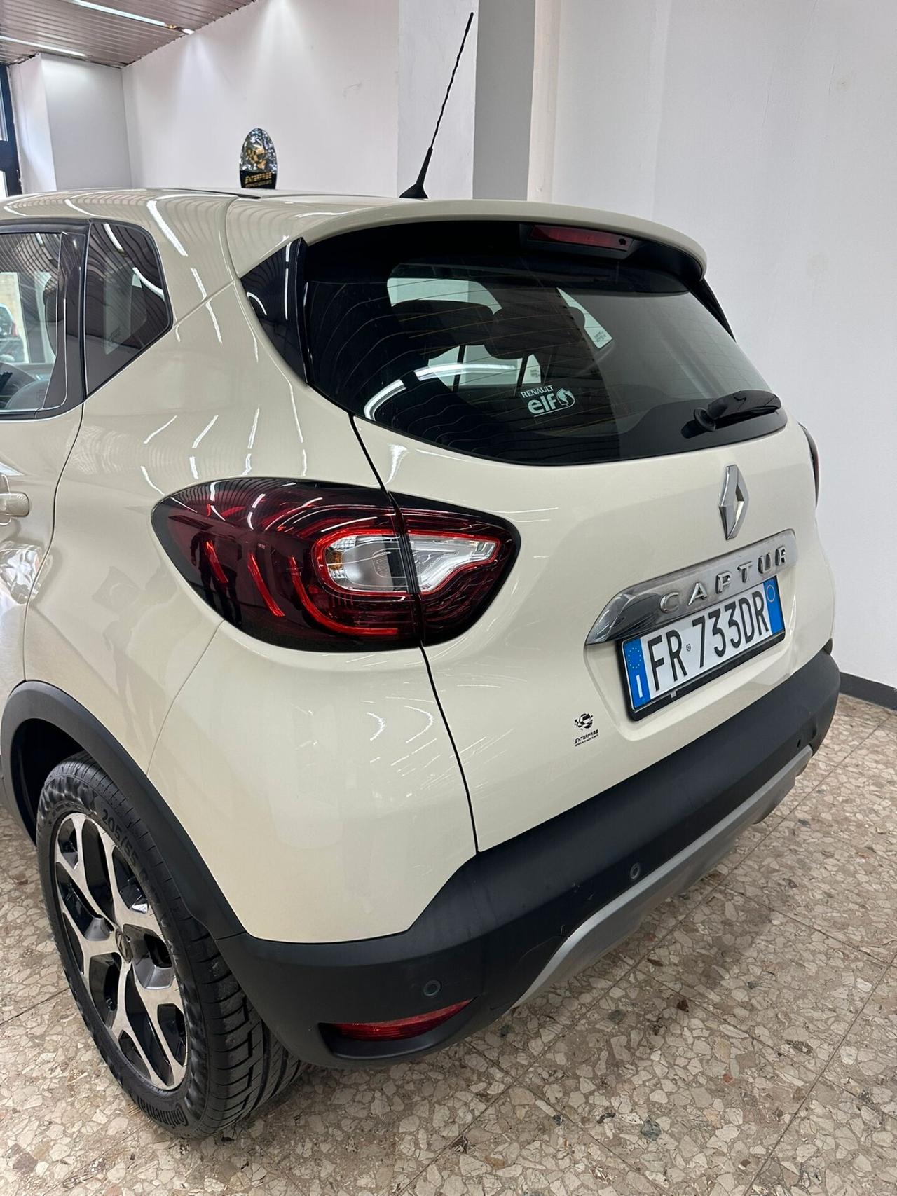 Renault Captur dCi 8V 110 CV Start&Stop Energy Initiale Paris
