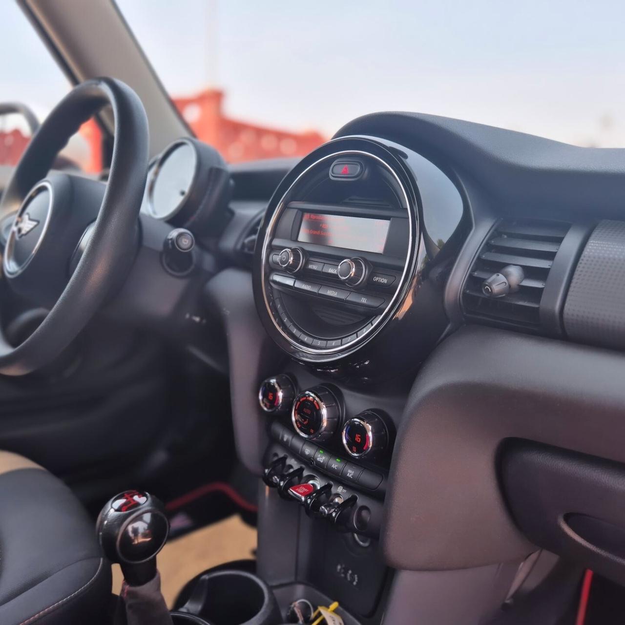 Mini 1.5 Cooper D 126.000 Km