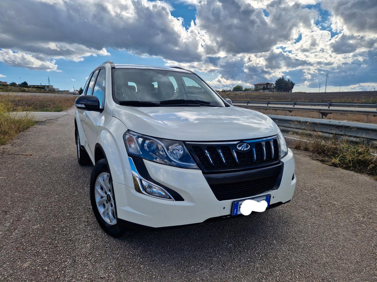 Mahindra XUV500 2.2 16V FWD W6