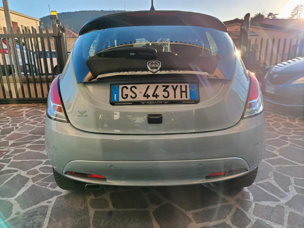 Lancia Ypsilon 1.0 FireFly 5 porte S&S Hybrid Platino