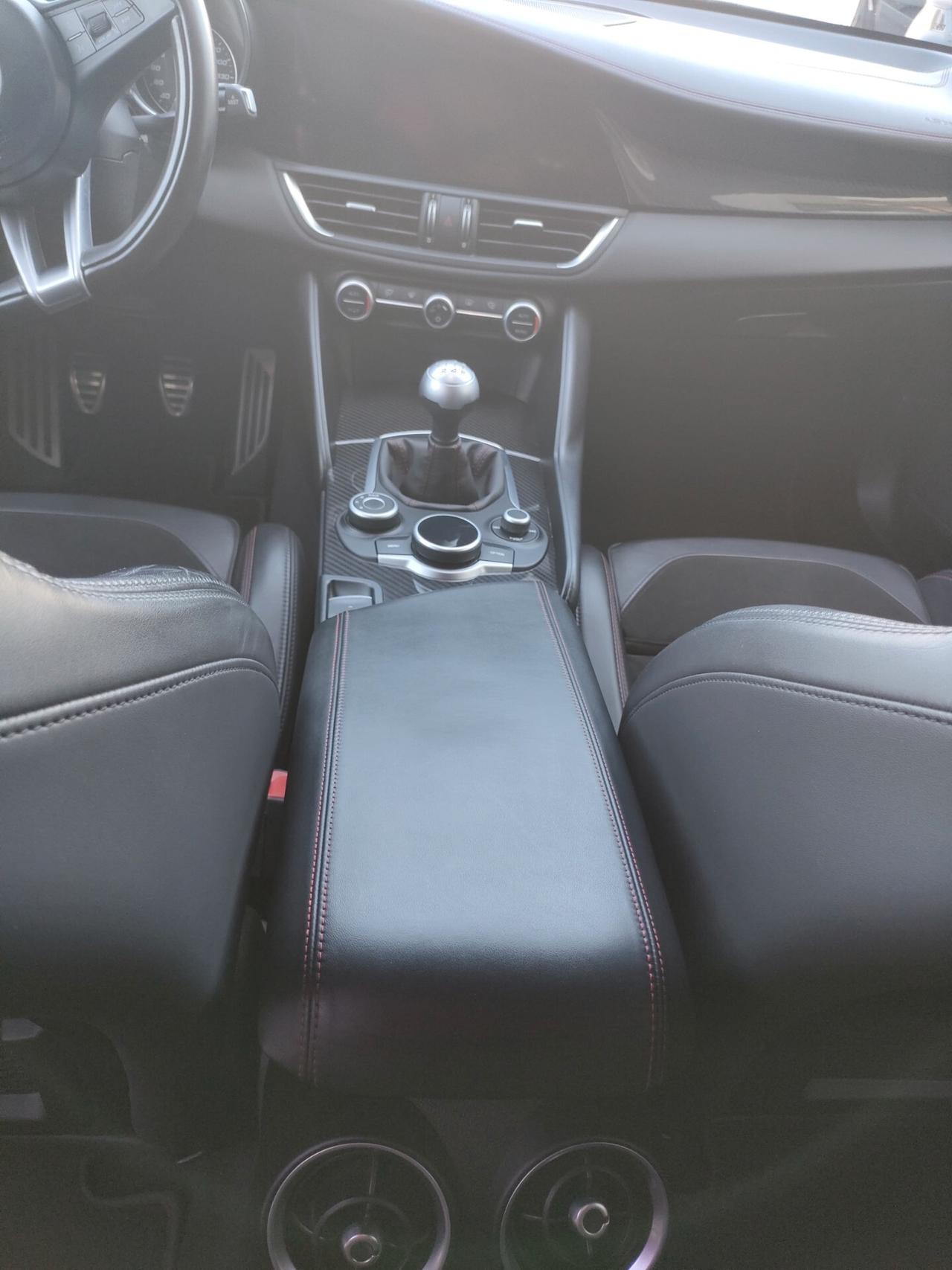 Alfa Romeo Giulia 2.9 T V6 Quadrifoglio