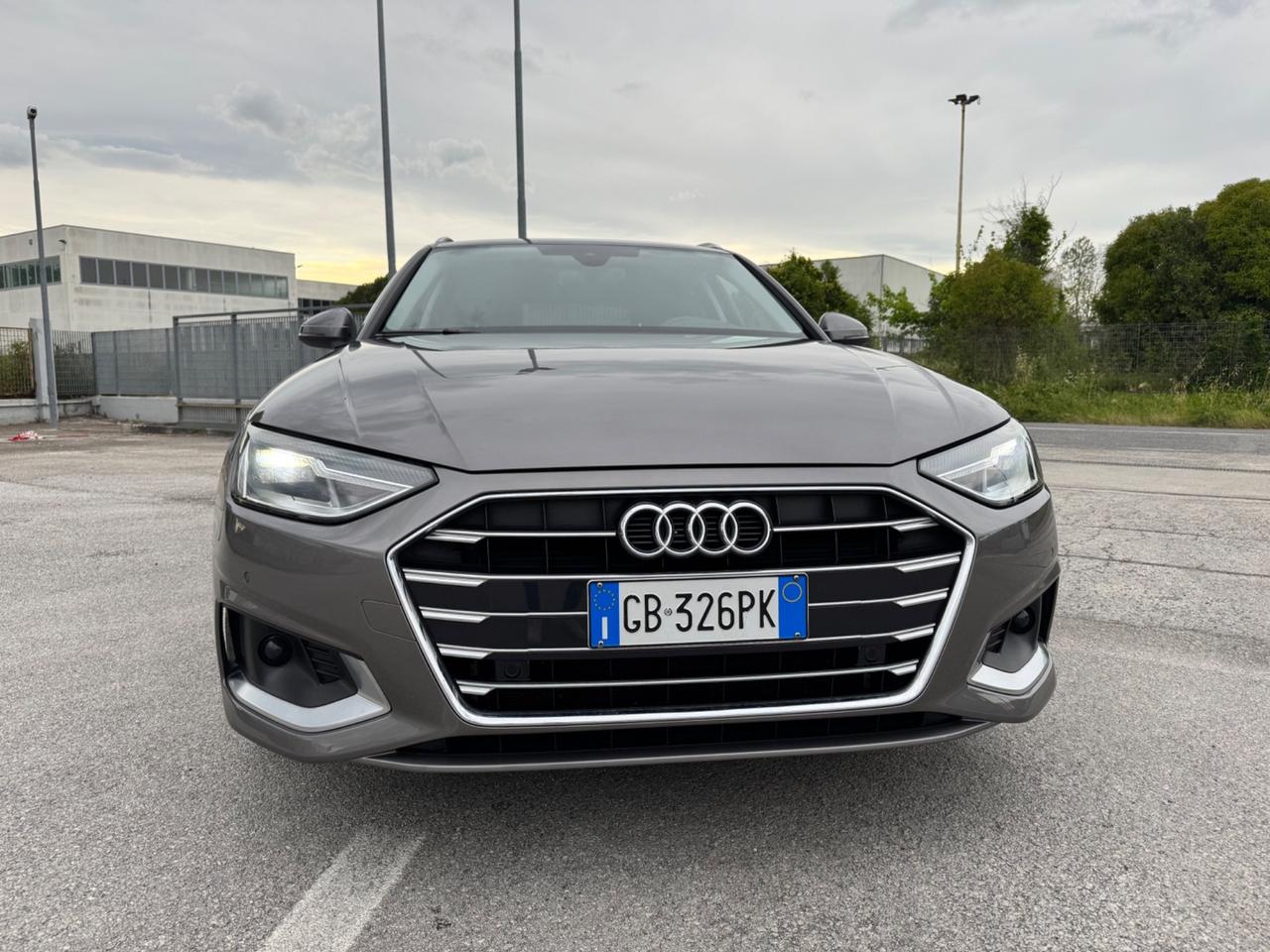 Audi A4 Avant 35 TDI/163 CV S tronic Business Advanced