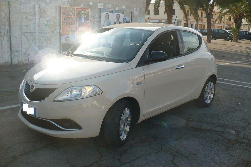 Lancia Ypsilon 1.2 69 CV 5 porte Silver