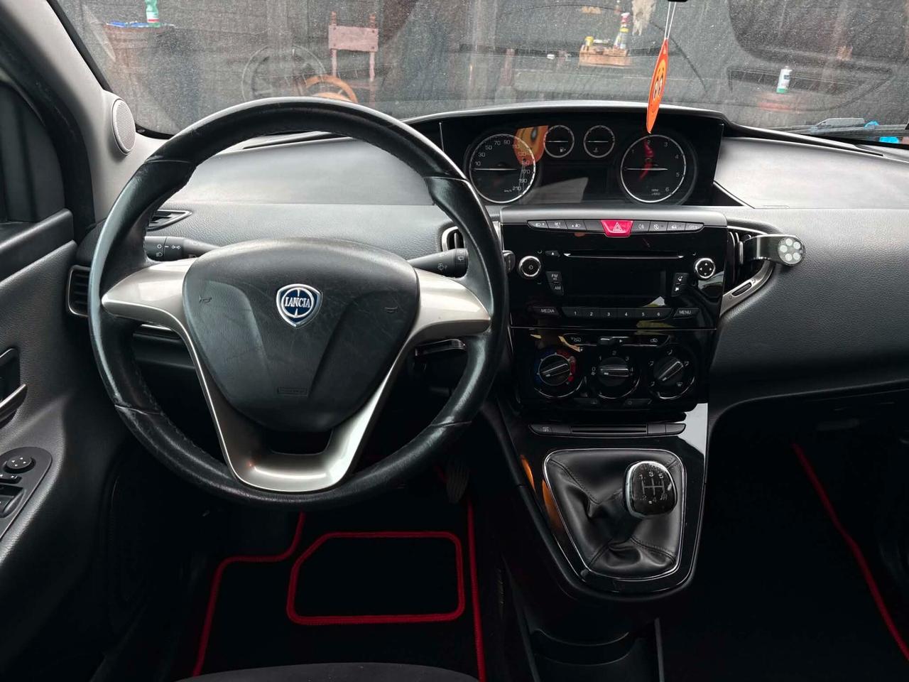 Lancia Ypsilon 1.3 MJT 16V 95 CV 5 porte S&S Silver