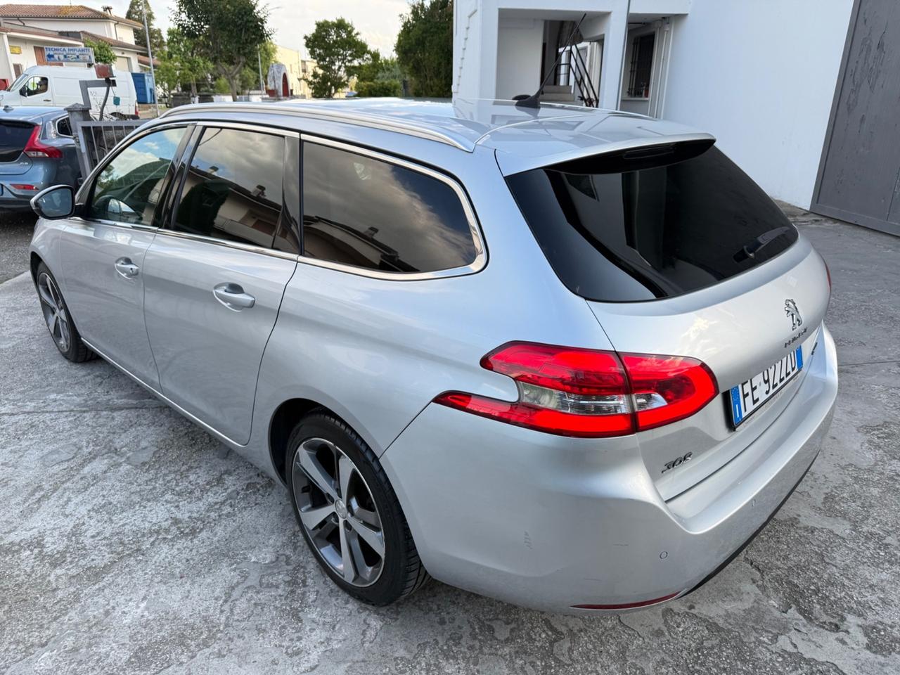 Peugeot 308 1.6 HDI DIESEL EURO 6B 2016 FULL OPT