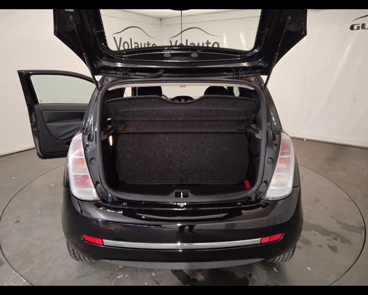 LANCIA Ypsilon II 2007 - Ypsilon 1.2 8v New Oro (oro)