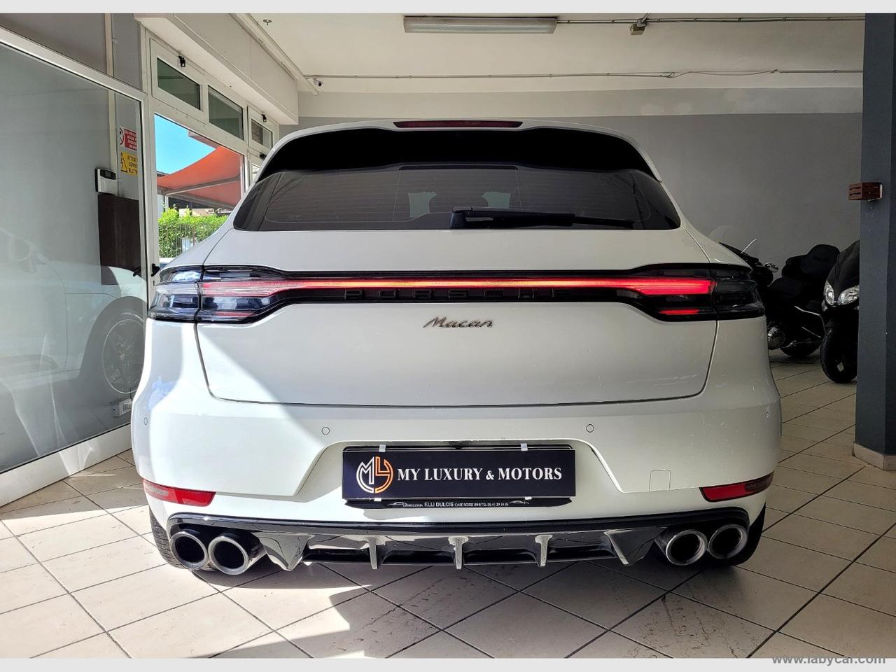 PORSCHE Macan 2.0