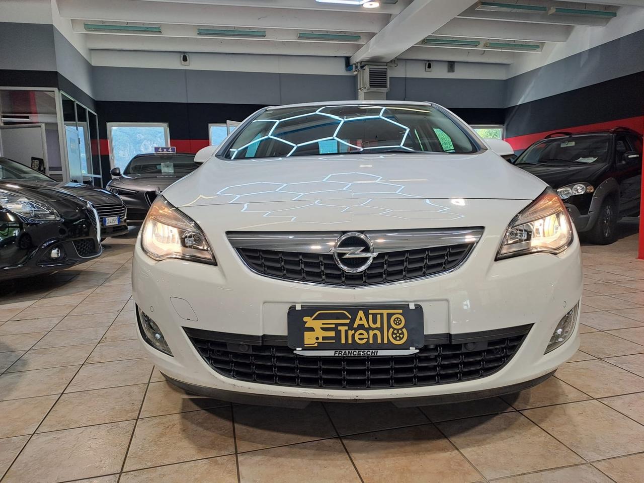 Opel Astra 1.4 Turbo 140CV berlina 110.000 km