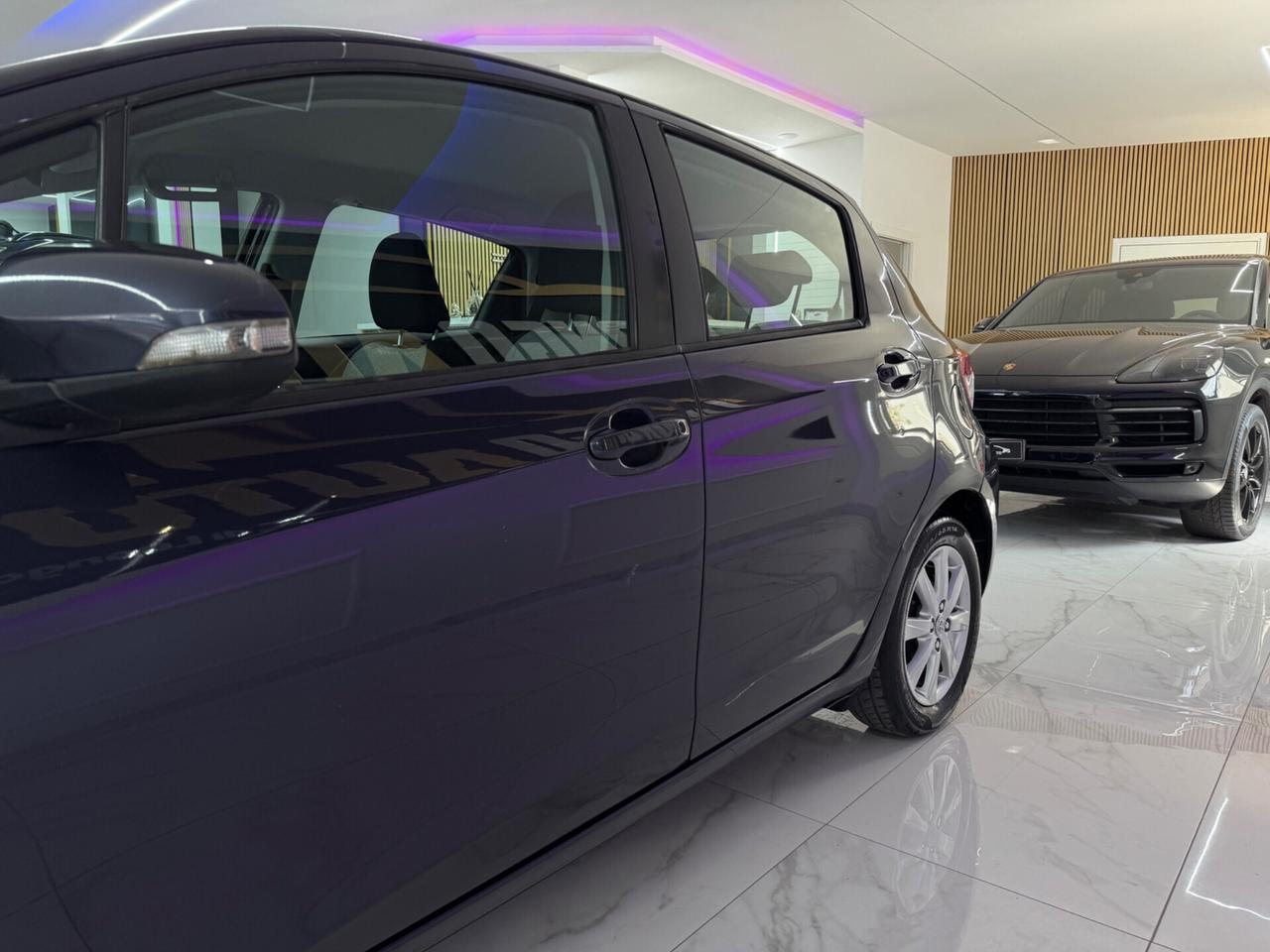 Toyota Yaris 1.0 Lounge Full Opt