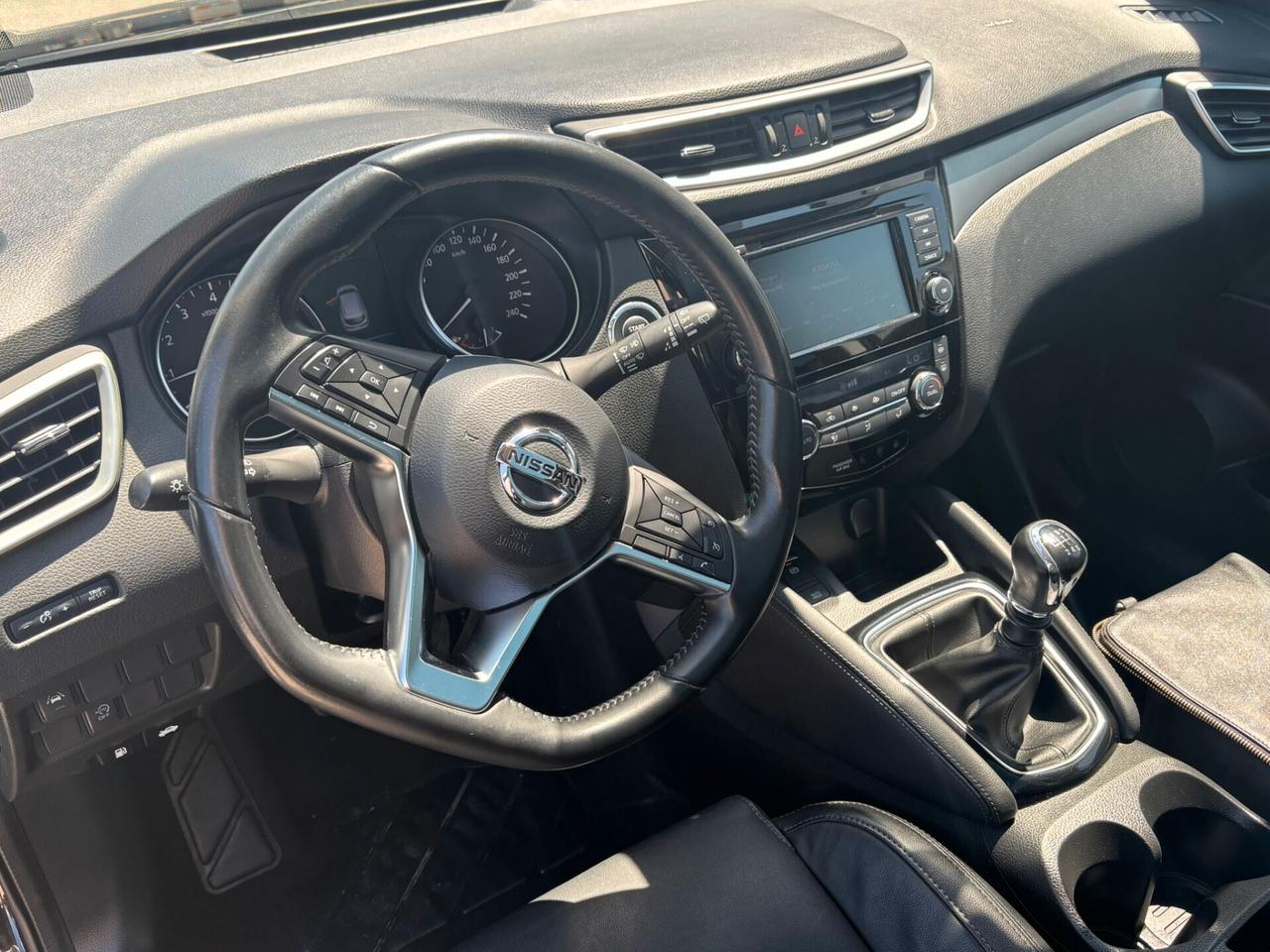 Nissan Qashqai 1.3 DIG-T 140 CV Tekna