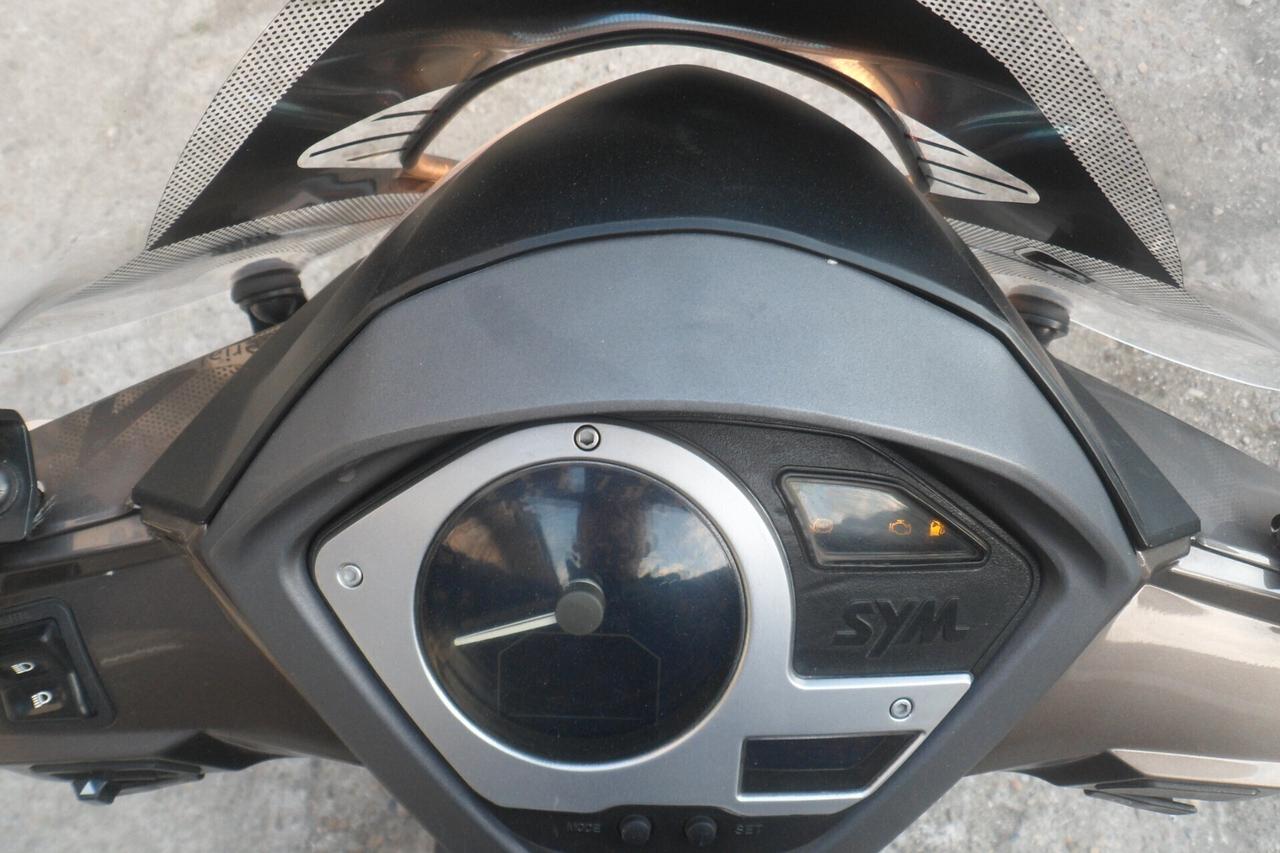 Sym Symphony 200 ST