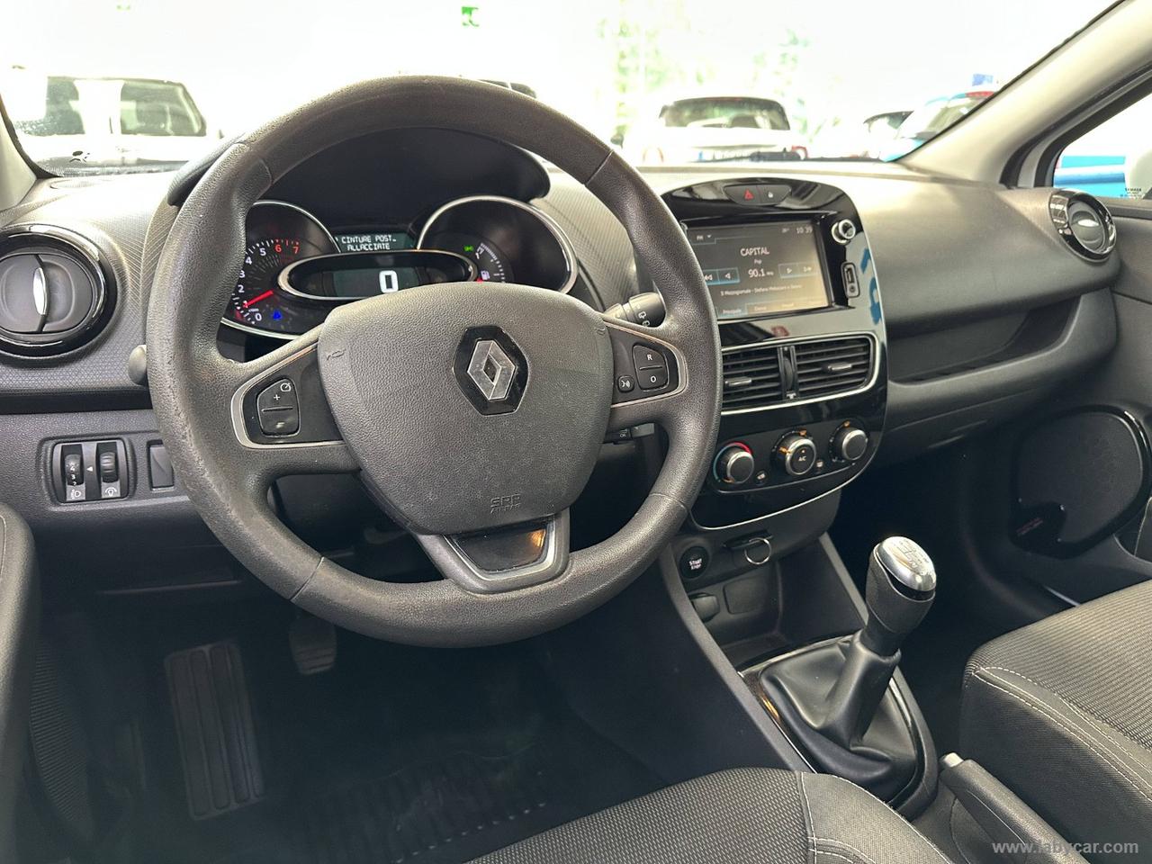 RENAULT Clio Sporter 1.2 75 CV Duel2