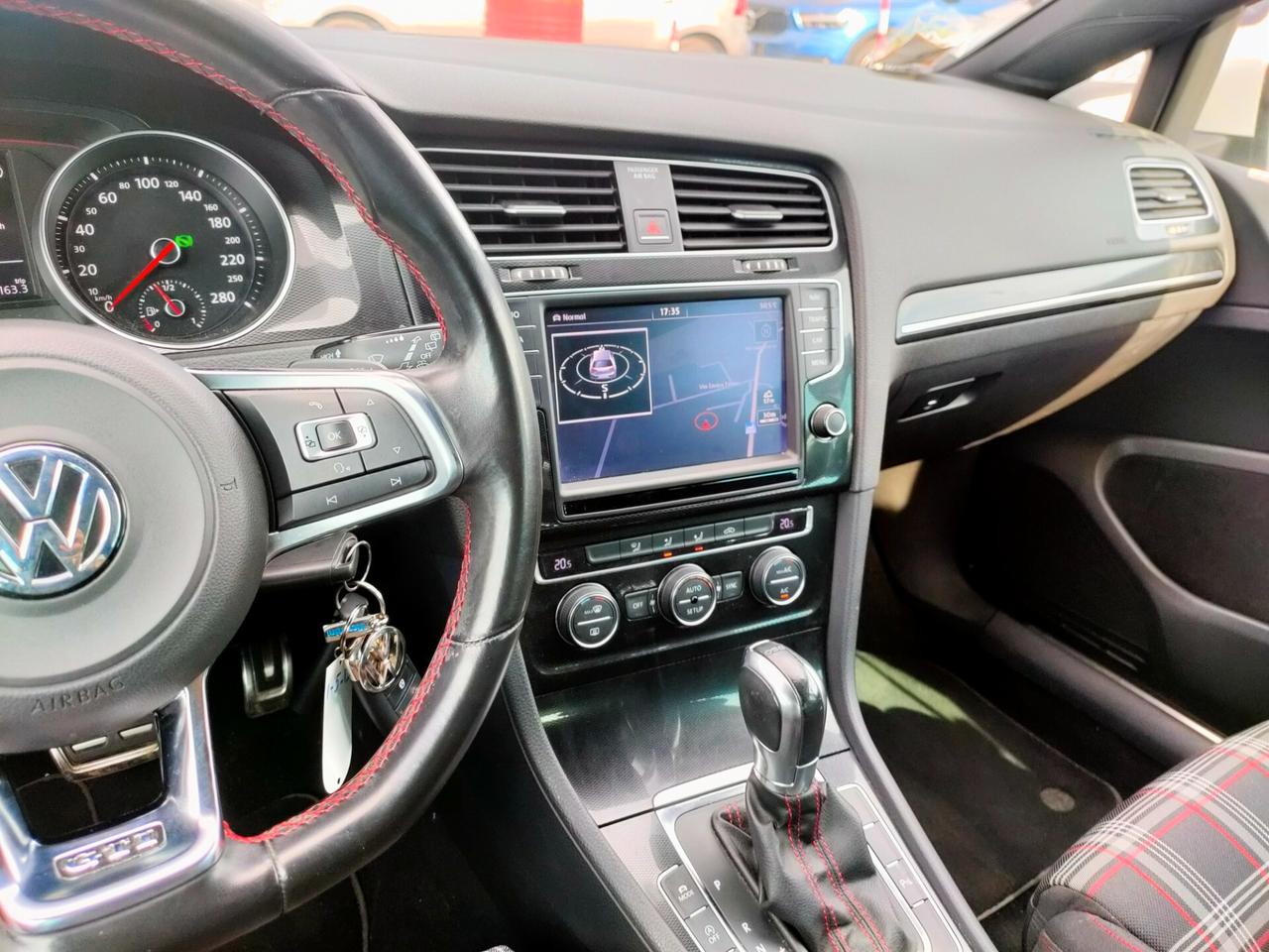 Volkswagen Golf GTI Performance 2.0 TSI 5p. dsg